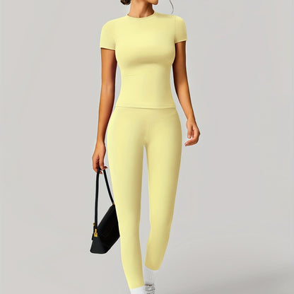 Natalia; Szybkoschnący komplet sportowy – wygodny, elastyczny i uniwersalny.