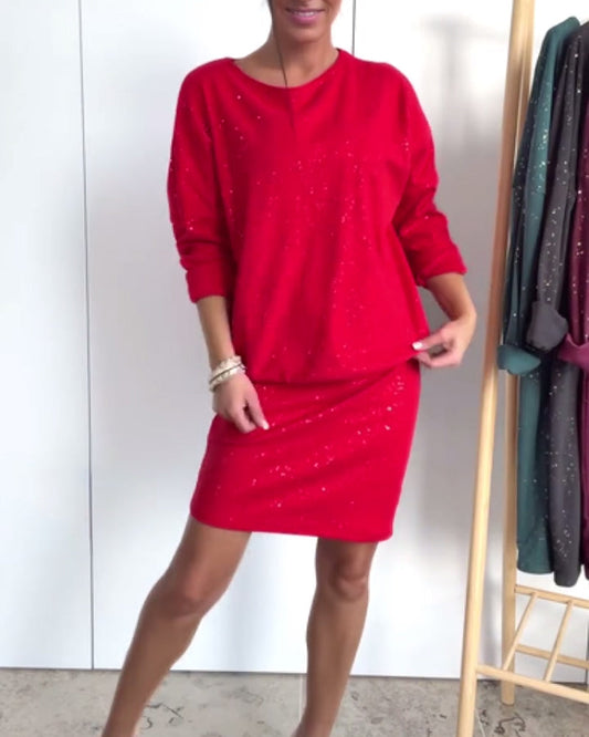 Sukienka z okrągłym dekoltem i delikatnym brokatem